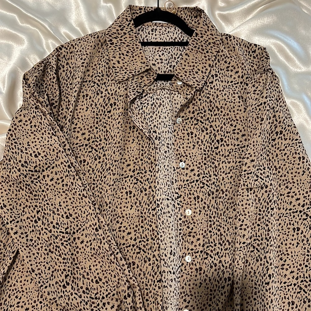 Oversized leopard button down - Picture 2 of 6